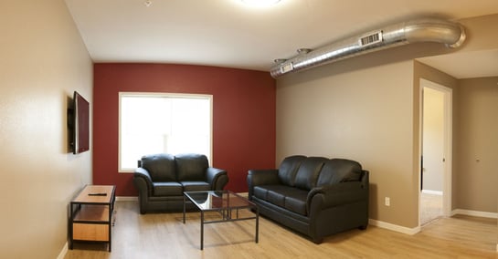 budget-vs-luxury-apartment